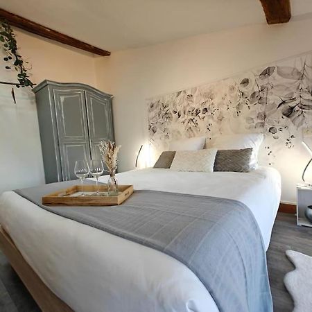 Le Duplex Du Centre - Ideal Pour Un Sejour Detente ! Saint-Savinien Luaran gambar