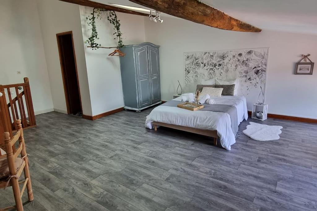 Le Duplex Du Centre - Ideal Pour Un Sejour Detente ! Saint-Savinien Luaran gambar